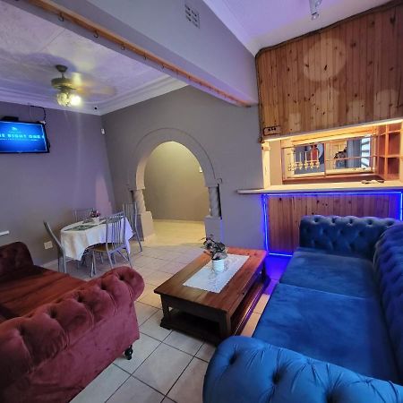 La-Nuel Guest Lodge Boksburg Eksteriør billede