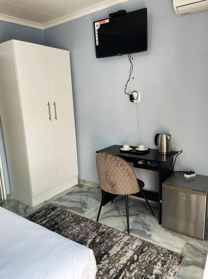 La-Nuel Guest Lodge Boksburg Eksteriør billede