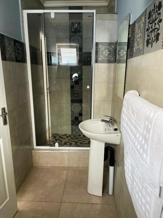 La-Nuel Guest Lodge Boksburg Eksteriør billede