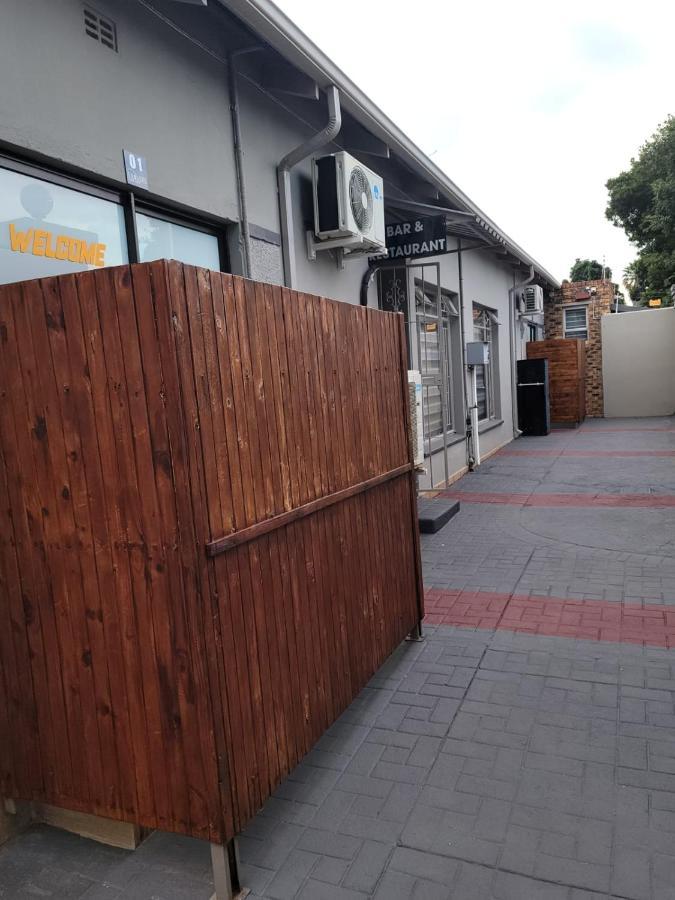 La-Nuel Guest Lodge Boksburg Eksteriør billede